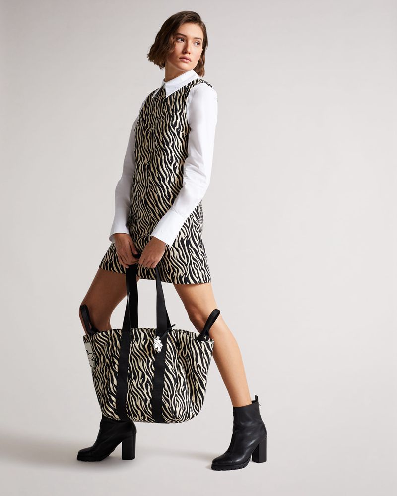 Ted Baker Cayzeba Zebra Detail Large Nylon Tote Väska Dam Vita | RJY-429861