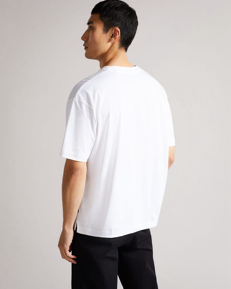 Ted Baker Cullin Ss Relaxed Fit Graphic Blast Herr Vita | KFB-756394