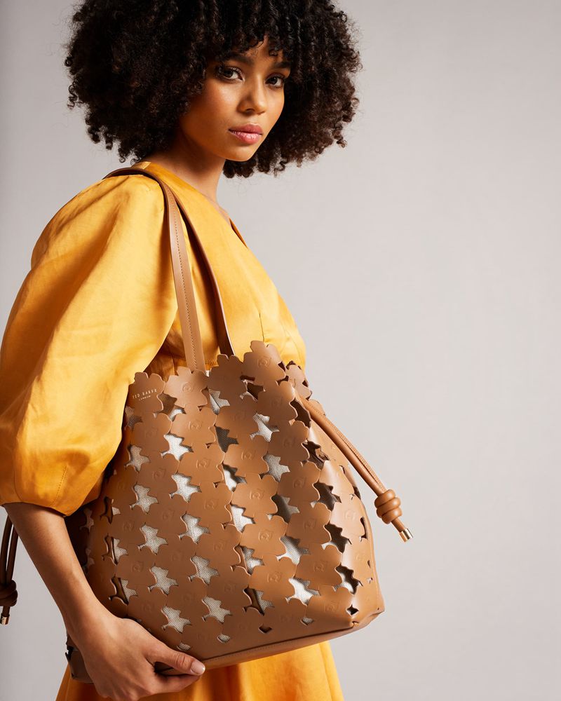 Ted Baker Floriya Flower Laser Cut Detail Large Tote Väska Dam Bruna | AUX-259670