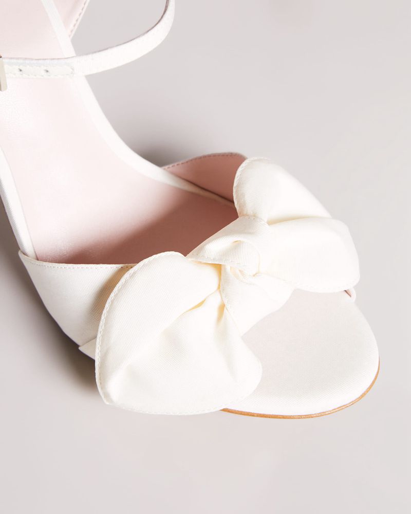 Ted Baker Heevia Moire Satin Bow Höga Klackar Dam Vita | FQL-482571