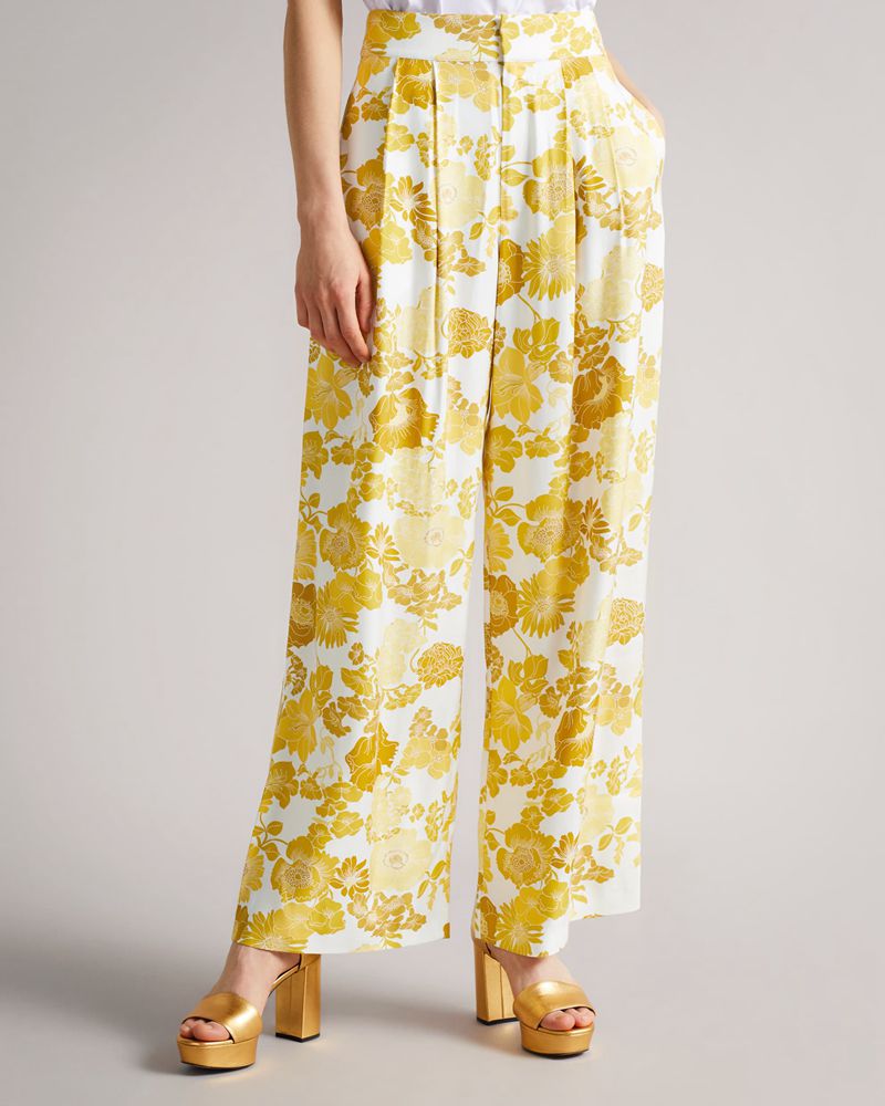 Ted Baker Ideline Pleated Breda Flood Length Shorts Dam Gula | ZCU-160925
