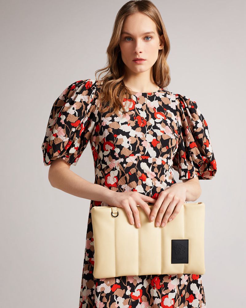 Ted Baker Jader Vertically Quilted Oversized Clutch Clutch Väska Dam Vita | DVF-802745