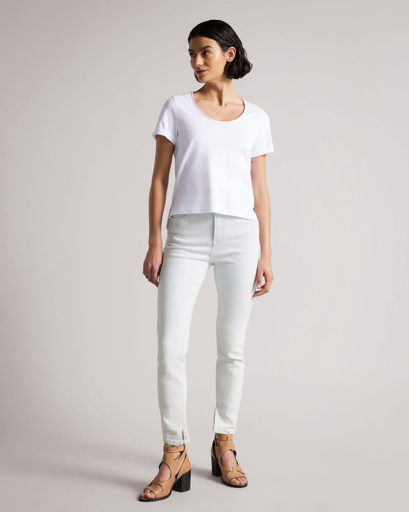 Ted Baker Miarna V-Neck Easy Fit Tee Blast Dam Vita | TRV-845012