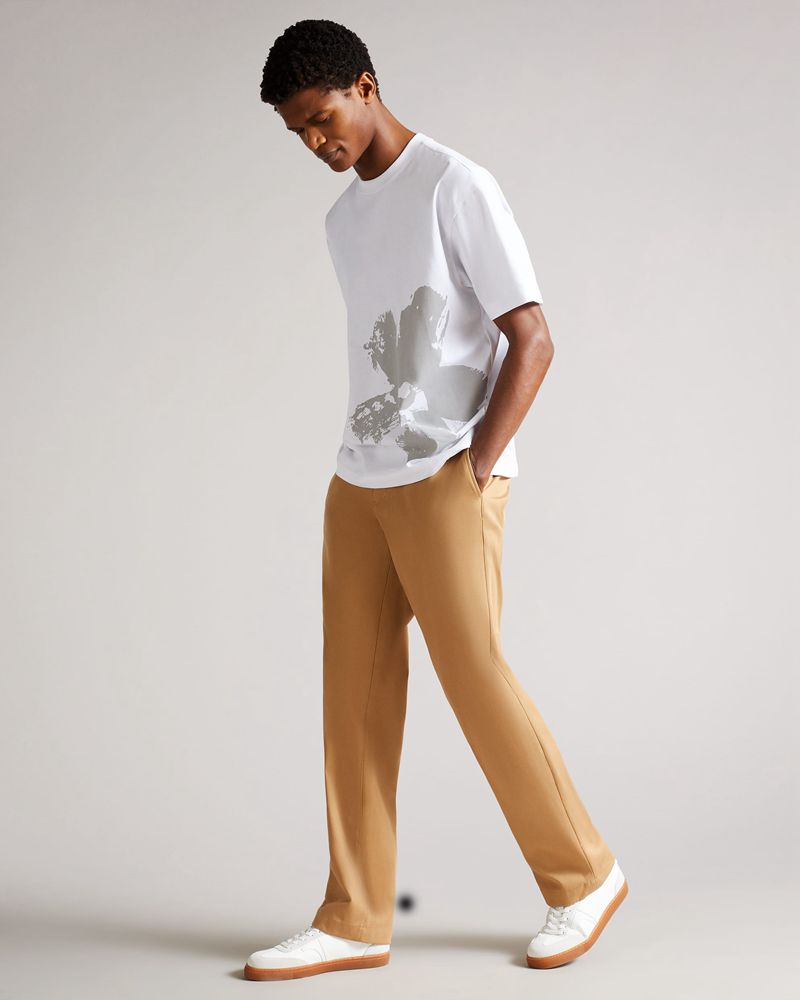 Ted Baker Polpero Sleeve Heavy Weight Relaxed Fit Graphic T Blast Herr Vita | UPG-016492