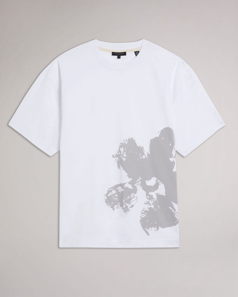 Ted Baker Polpero Sleeve Heavy Weight Relaxed Fit Graphic T Blast Herr Vita | UPG-016492