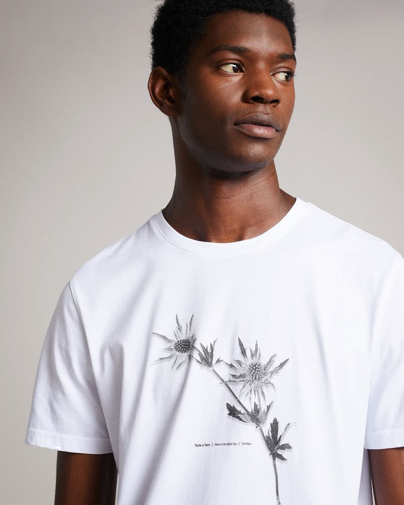 Ted Baker Wishaw Thistle Graphic T Blast Herr Vita | SWN-527310